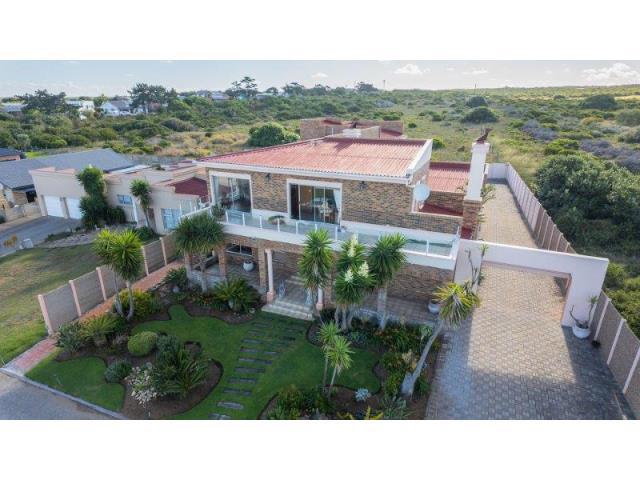 5 Bedroom Property for Sale in Stilbaai Wes Western Cape